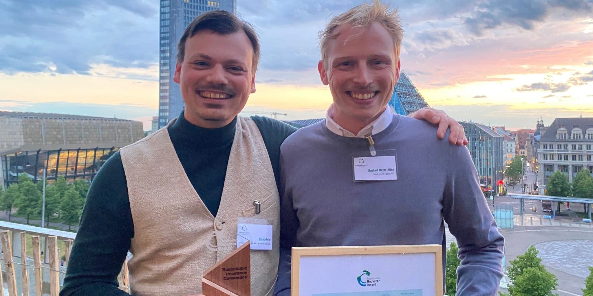 Die ersten Preisträger des Sustainable Rockstar Awards: Lukas Nolte (links) und Raphael Meyer-Alten vom Start-up MAS green ideas